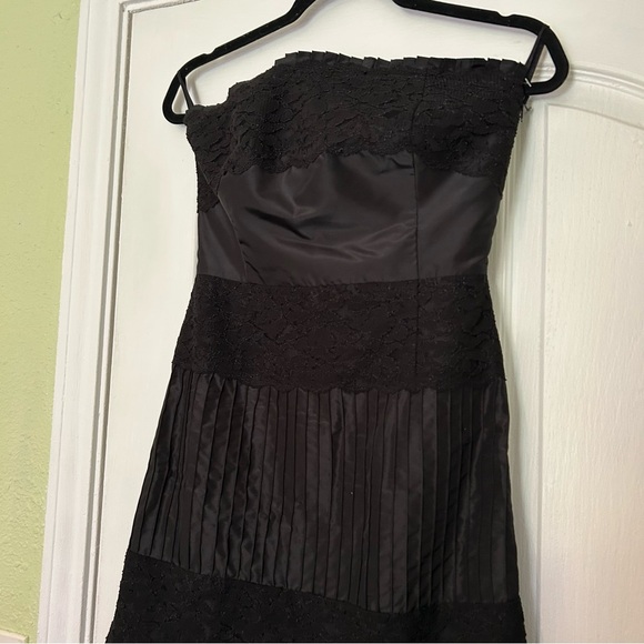 Banana Republic Black Pleated Strapless Lace Dress - Picture 7 of 14